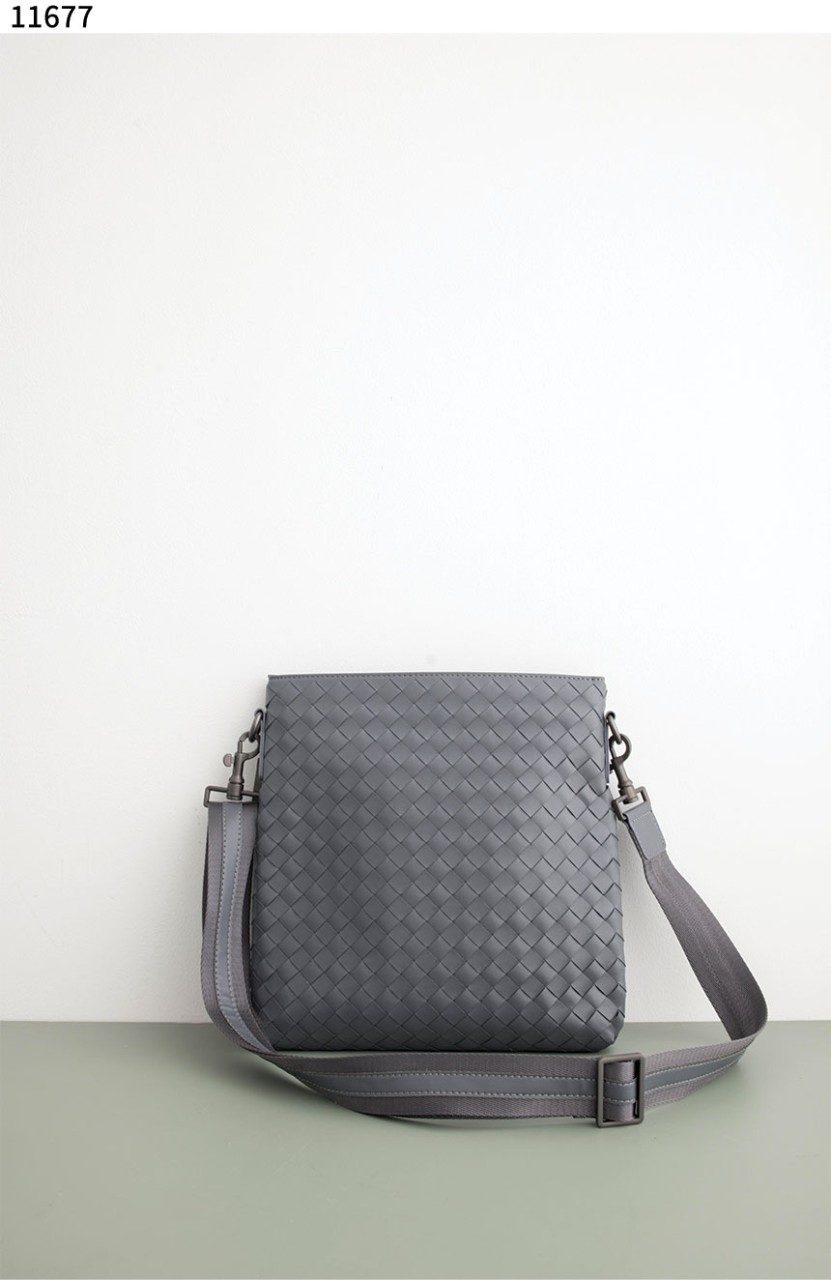 #보테가베네타 [BOTTEGA VENETA] 인트레치아토 위빙 메신저백 신상입고💢 #가방 #11677
