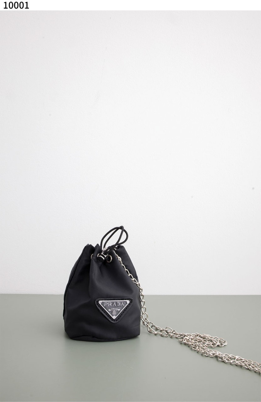 #프라다 [PRADA] 프라다 나일론 미니 버킷 키링 신상입고💢 #가방 #10001