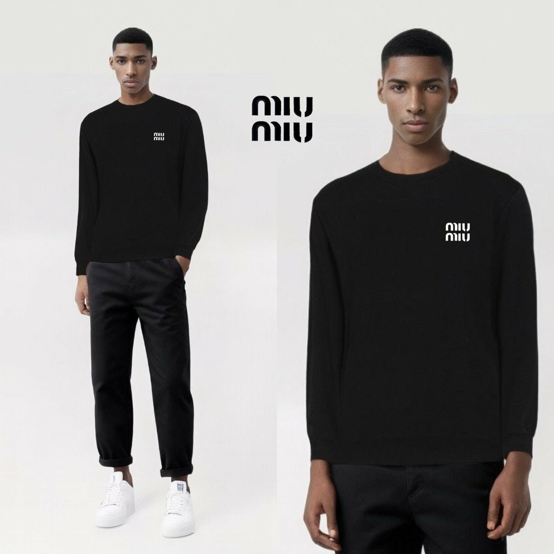 MU 자수 로고 맨투맨