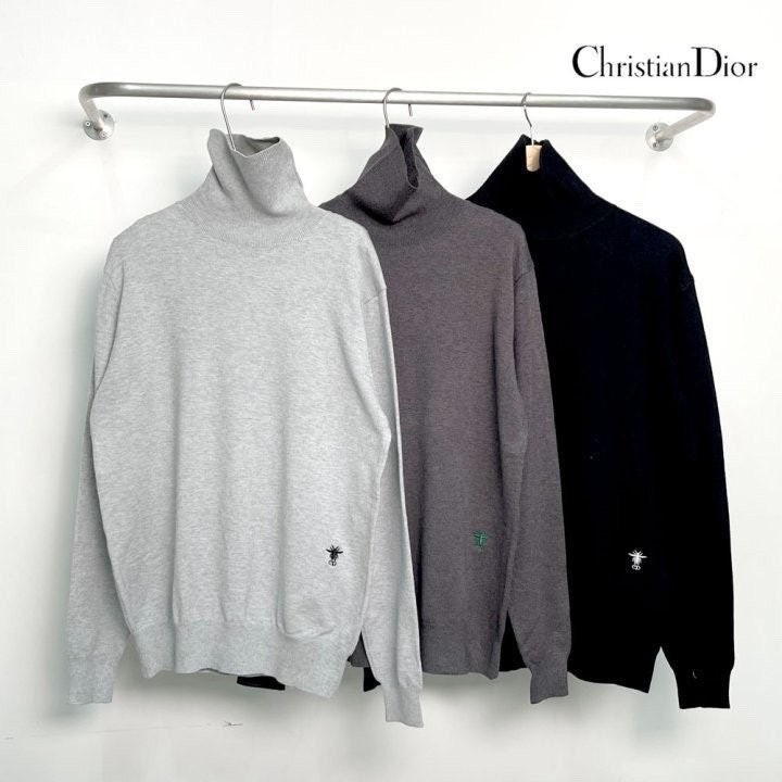 💕 디* 포인트 벌 자수 베이직 터틀넥