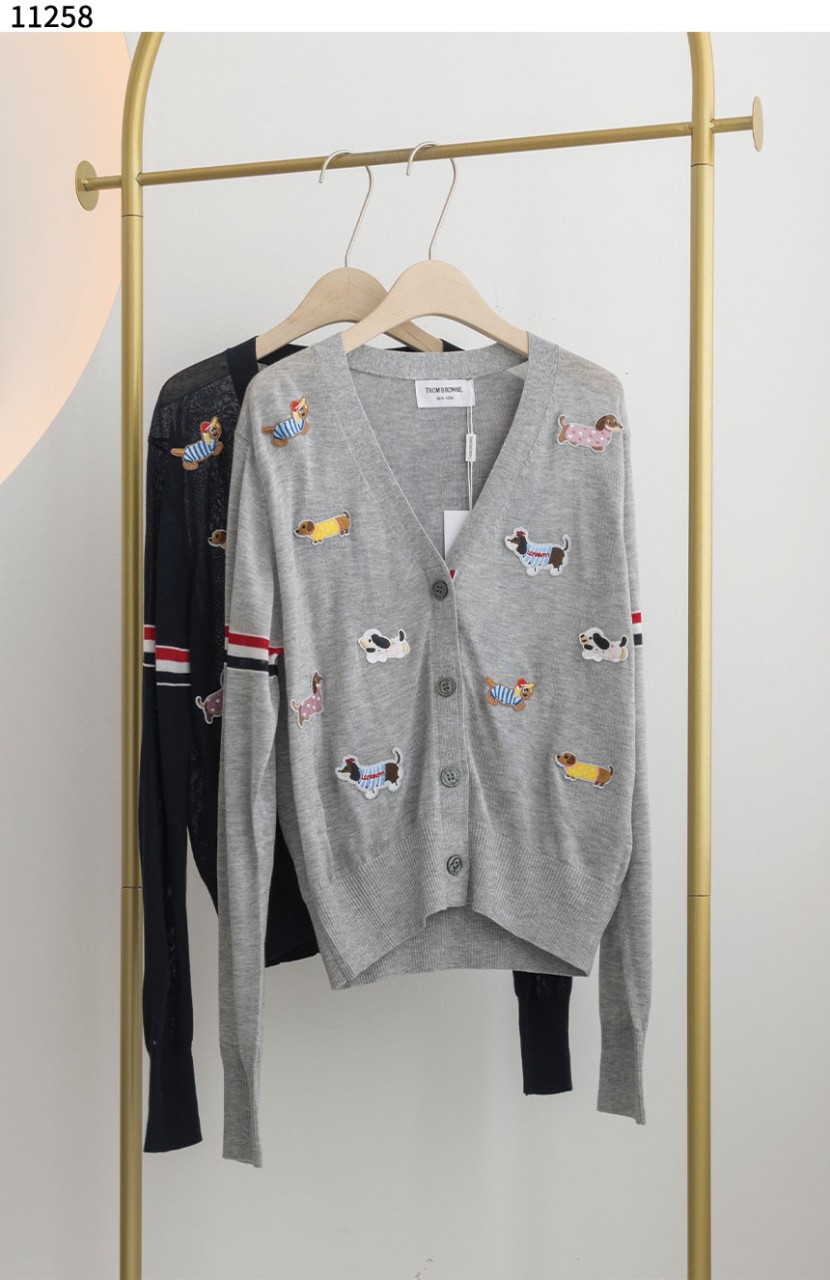 #톰브라운 [Thom Browne] 톰브라운 멀티 퍼피 가디건 신상입고💢 #상의 #니트 #11258