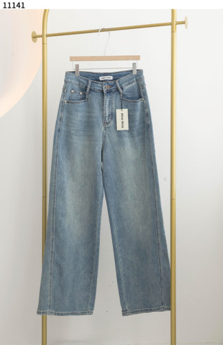 #미우미우 [MIU MIU] 미우미우 사각 패치 빈티지 워싱 세미와이드 데님 팬츠 신상입고💢 #하의 #팬츠 #11141