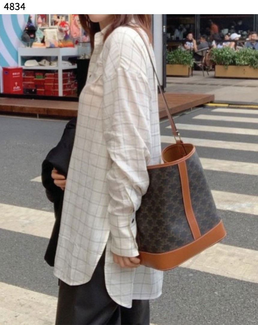 #셀린느 [CELINE] 수입프리미엄급 셀린느 트리옹프 미디엄 버킷 신상 입고💢 #태그 #가방 #4834