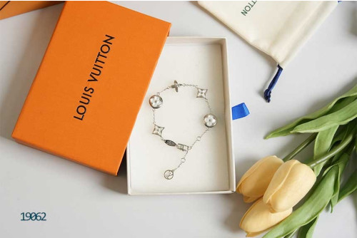 UM🔆 [LOUIS VUITTON] 루이비통 블라썸 BB 화이트골드 브레이슬릿 🔆