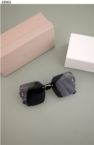 UM #디올 [Christian Dior] 디올 D로고 블랙 선글라스 신상입고💢 #선글라스 #10563