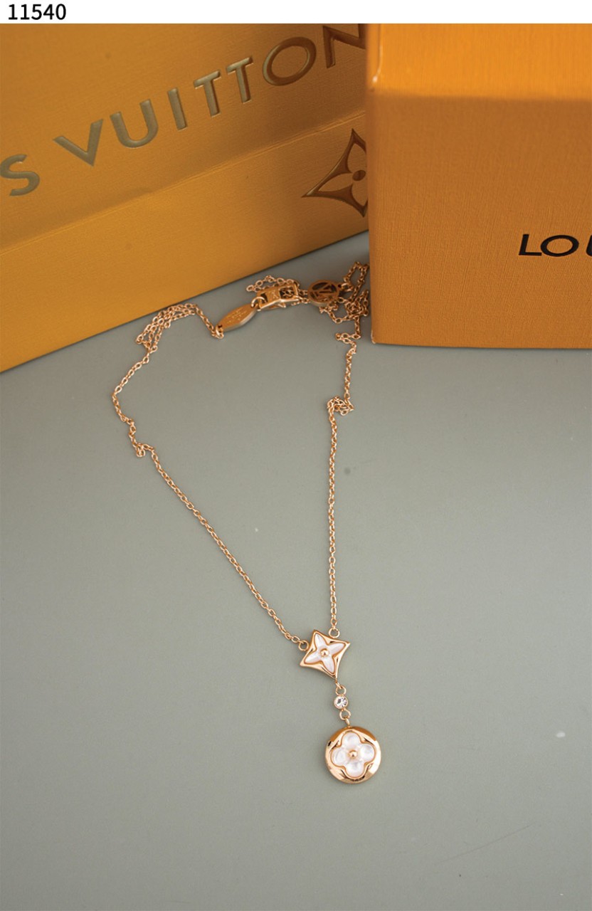 UM #루이비통 [Louis Vuitton] 컬러 블라썸 목걸이 신상입고💢 #목걸이 #11540