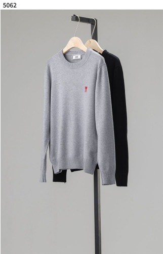 🍀 [AMI] 아미 수입고급 스몰 로고 자수 라운드 니트 🍀