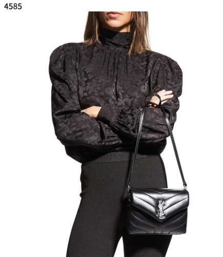 #입생로랑 [YSL] 수입프리미엄급 생로랑 Y 퀼트 처리된 가죽 소재의 루루 토이백 신상 입고💢 #태그 #가방 #4585