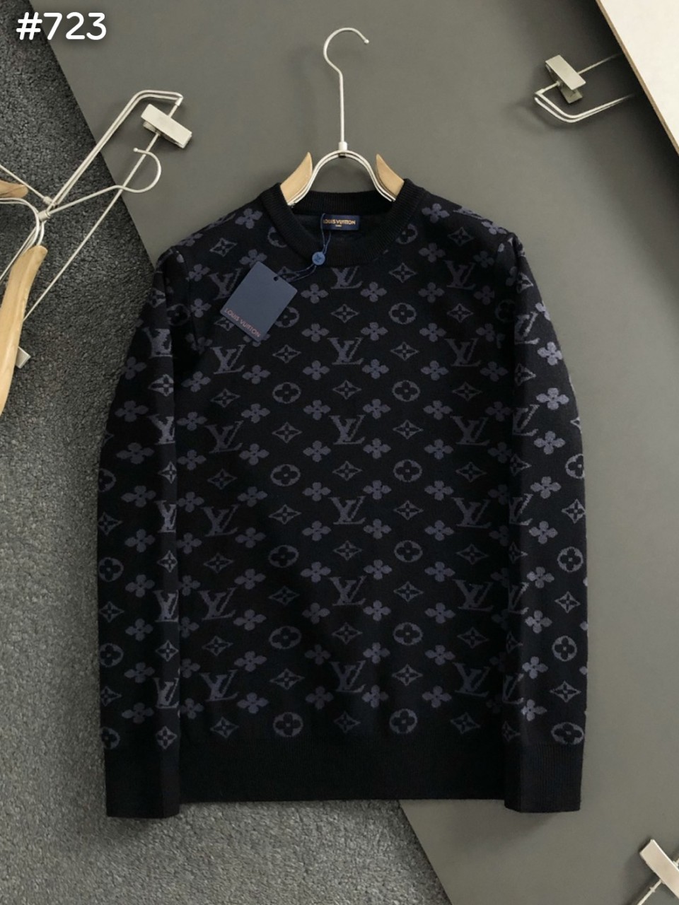 #루이비통 24FW 올오버 자카드 라운드넥 스웨터