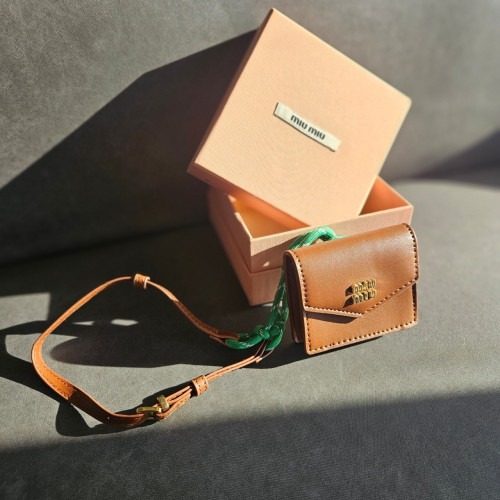  메탈트릭 미니파우치