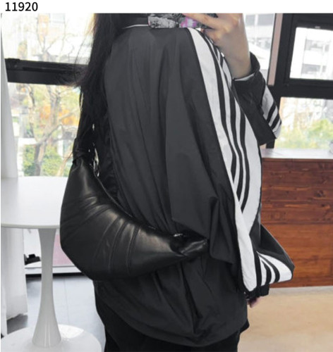 #르메르 [LEMAIRE] 수입프리미엄급 25SS 르메르 스몰 크로와상 백 소프트 나파 레더 블랙 신상 입고💢 #태그 #가방 #11920