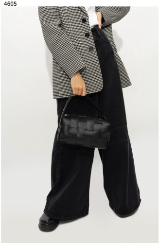 #보테가베네타 [BOTTEGA VENETA] 수입프리미엄급 포리지 스몰 브릭 카세트 신상 입고💢 #태그 #가방  #4605