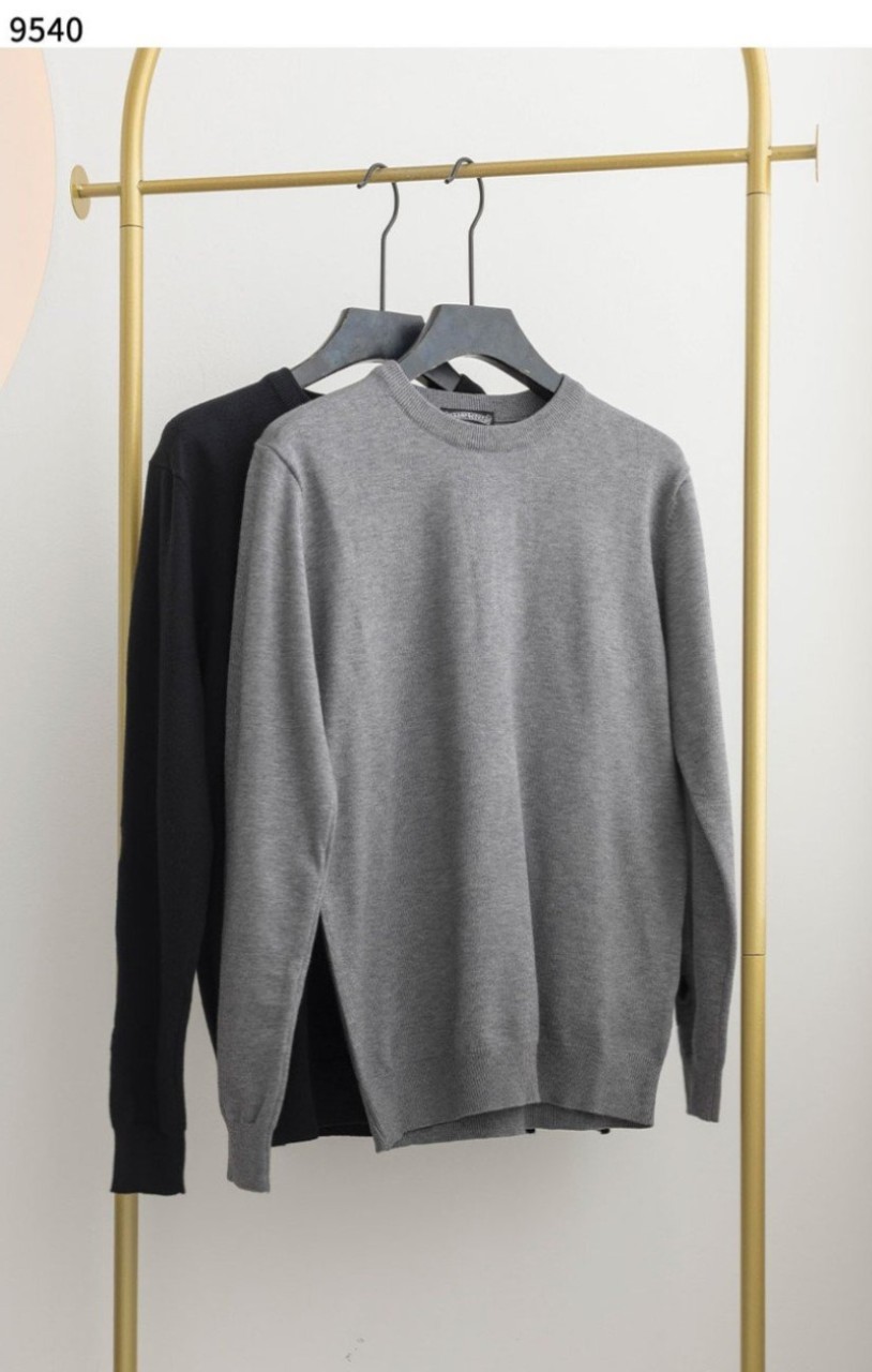 #크롬하츠 [Chrome Hearts] 크롬하츠 십자가 레더 패치 라운드 스웨터 신상입고💢 #상의 #니트 #9540