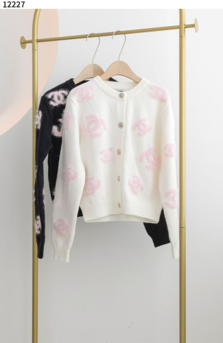 #샤넬 [Chanel] 핑크 로고 라운드 스웨터 신상입고💢 #상의 #니트 #12227