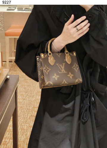 #루이비통 [LOUIS VUITTON] 수입프리미엄급  루이비통 온더고 BB 신상 입고💢 #태그 #가방 #9227