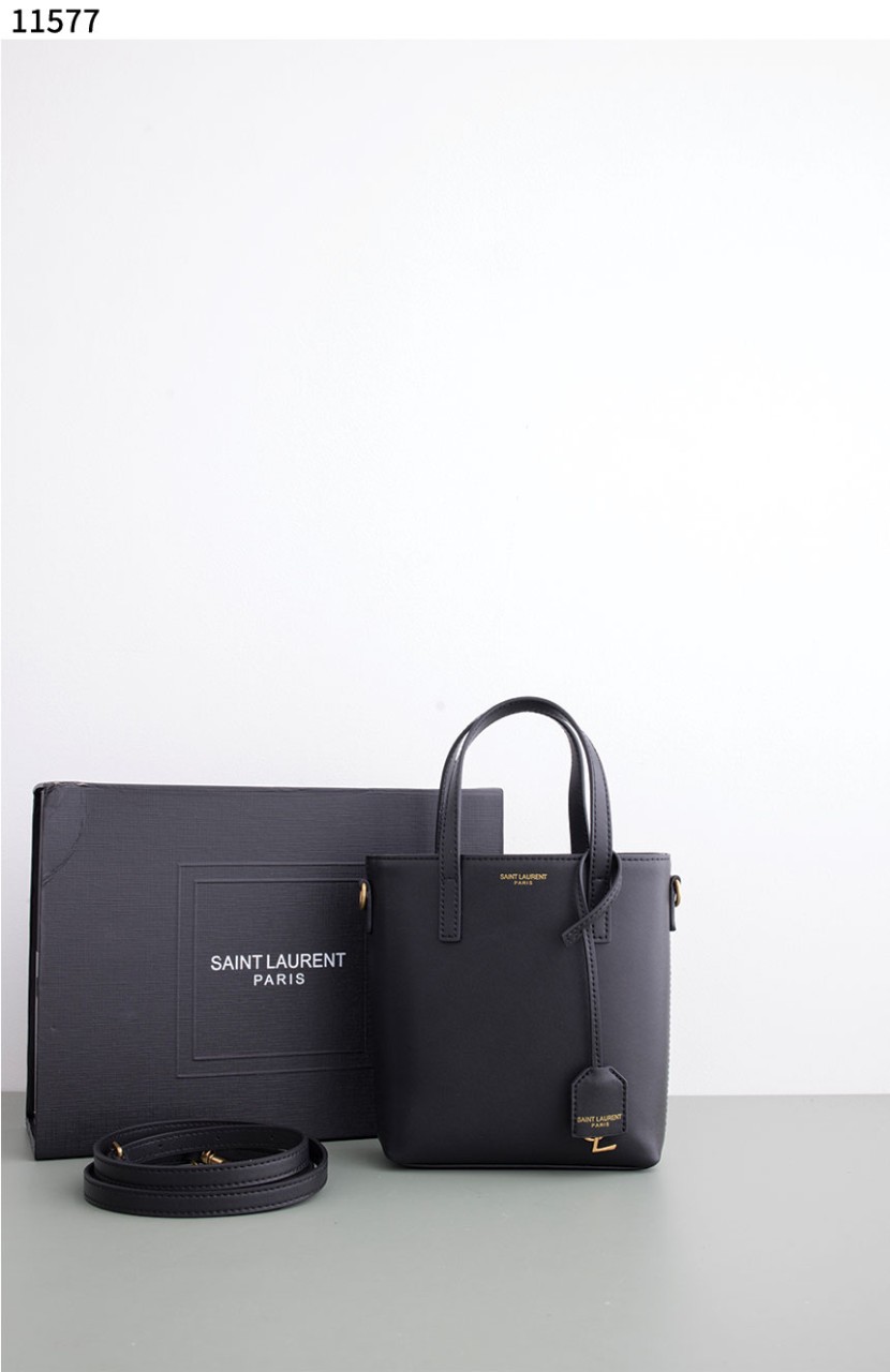 #입생로랑 [YSL] 박스 가죽 소재의 생 로랑 토이 쇼퍼 신상입고💢 #가방 #11577