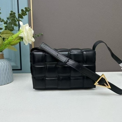 💕 보** 패디드 카세트백