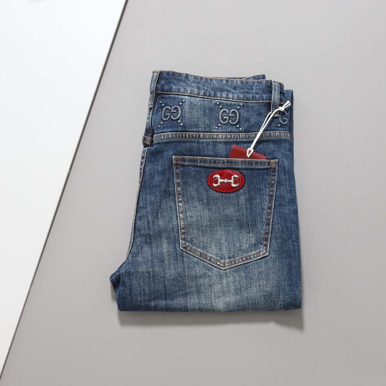 #구찌 [ G ] 수입 에나멜 홀스빗 포켓 패치 GG 엠보 데님 팬츠 입고💢 #남성하의 #청바지
