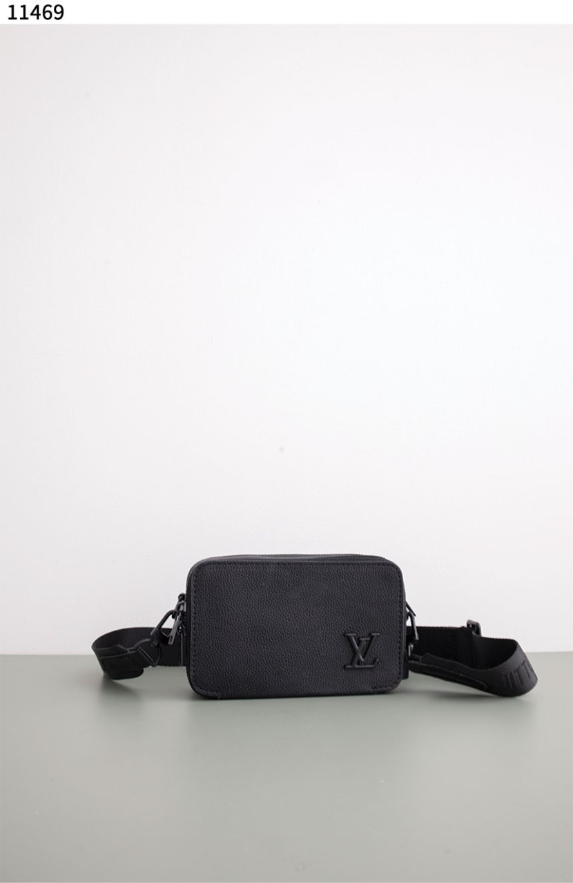 #루이비통 [Louis Vuitton] 알파 웨어러블 남성 메신저 미니 크로스백 신상입고💢 #가방 #11469