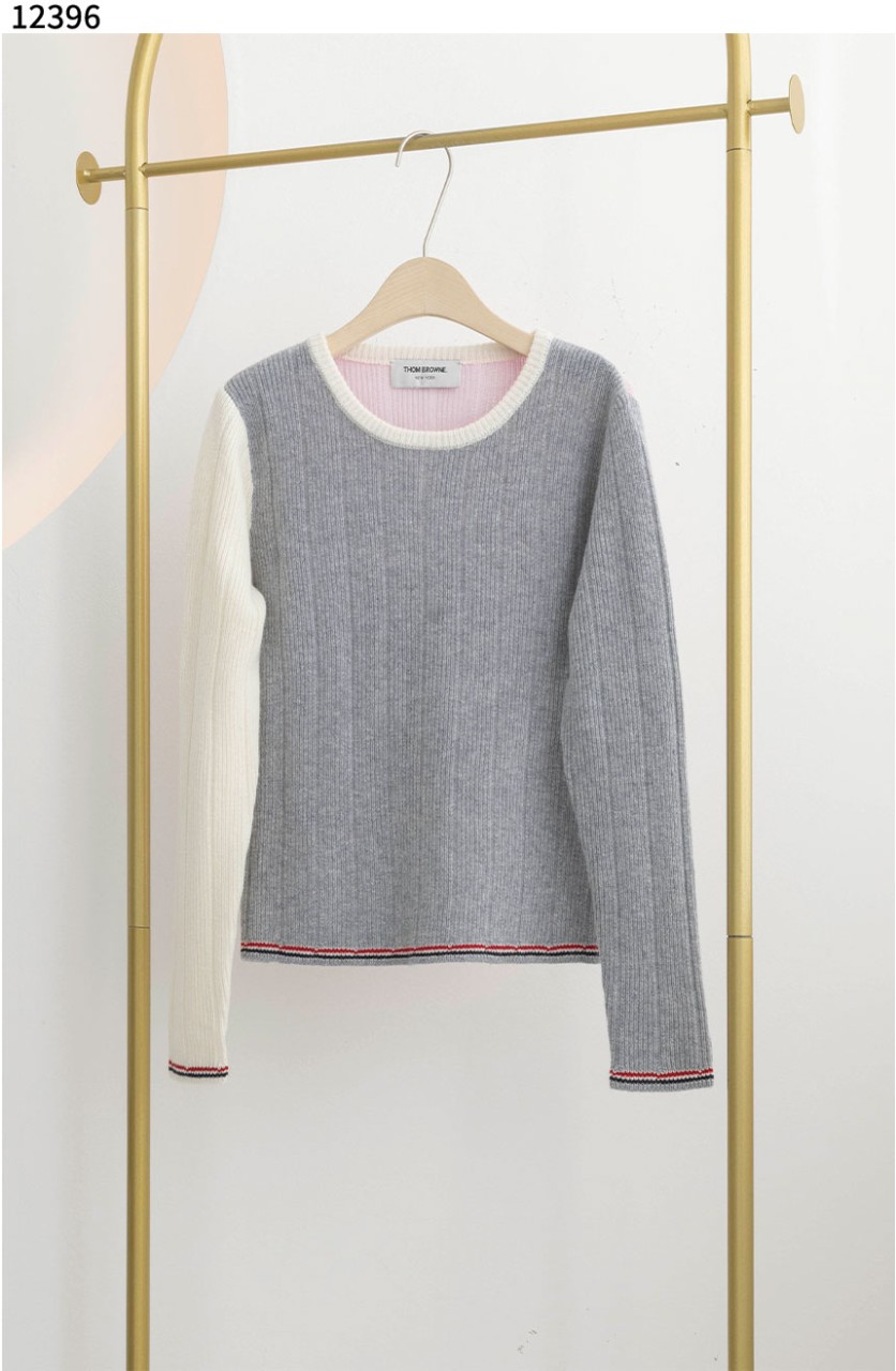 #톰브라운 [Thom Browne] 컬러 배색 라운드 스웨터 신상입고💢 #상의 #니트 #12396