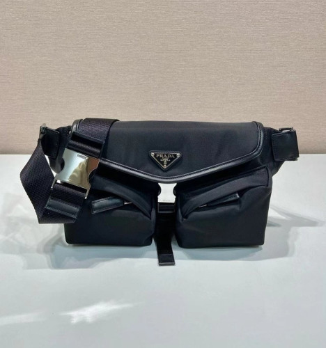 💕 프** 리나일론 및 가죽 숄더백