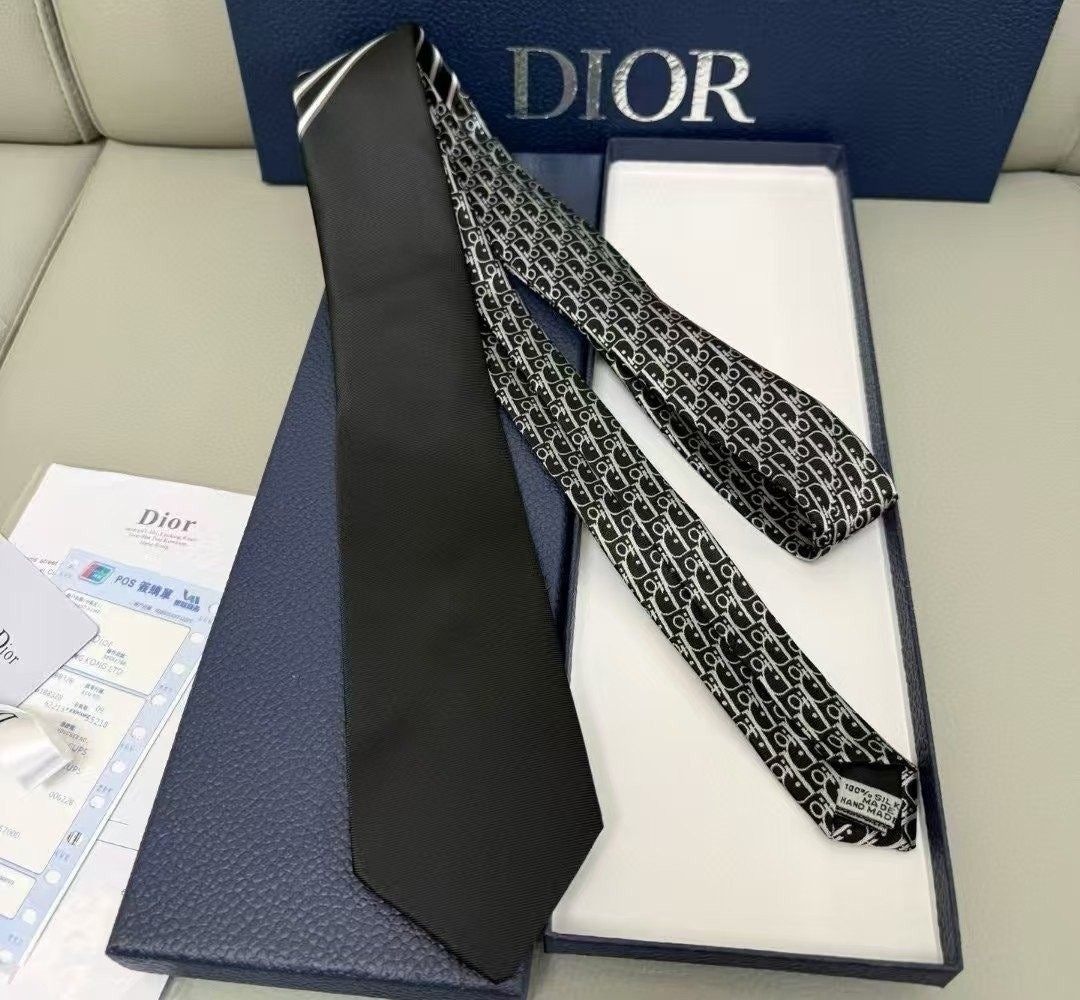 💕 디* 오블리크 실크 넥타이