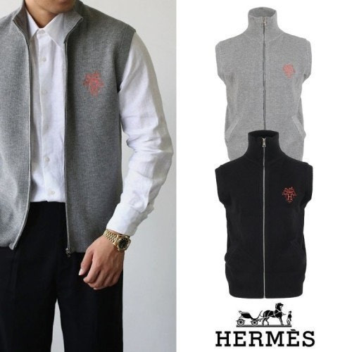 💕 에*** 마차 자수 하이넥 니트 베스트