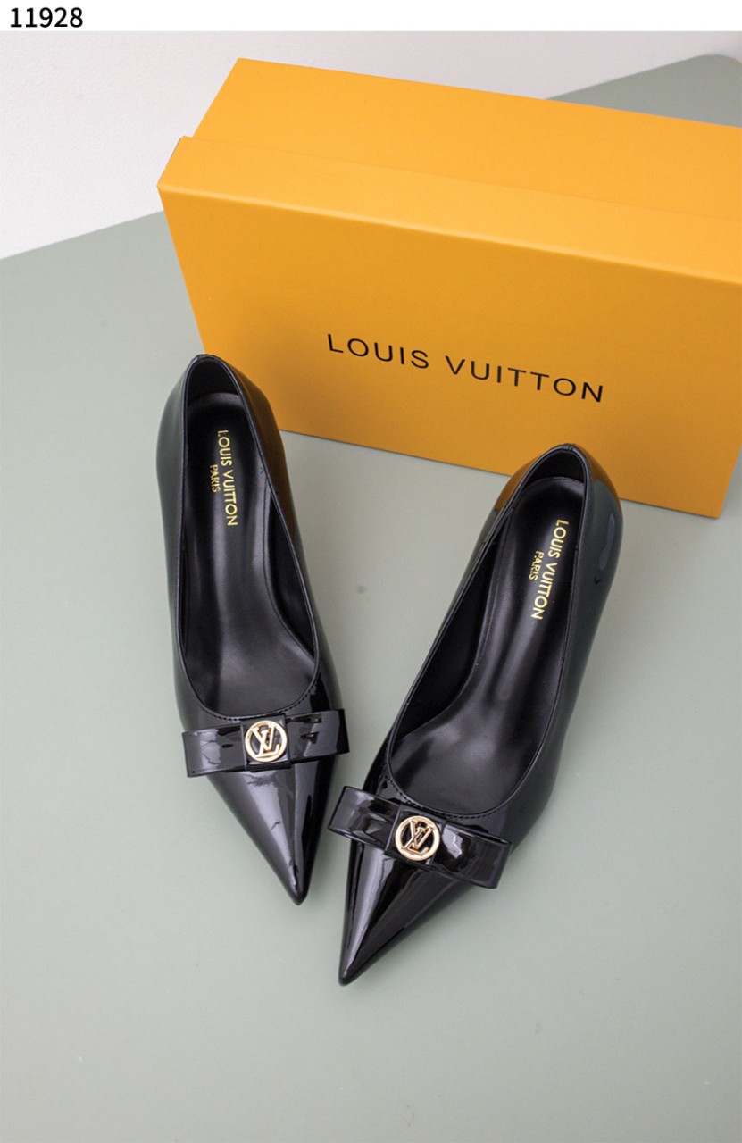 #루이비통 [Louis Vuitton] 리본 페이던트 펌프스 힐 신상입고💢 #신발 #11928