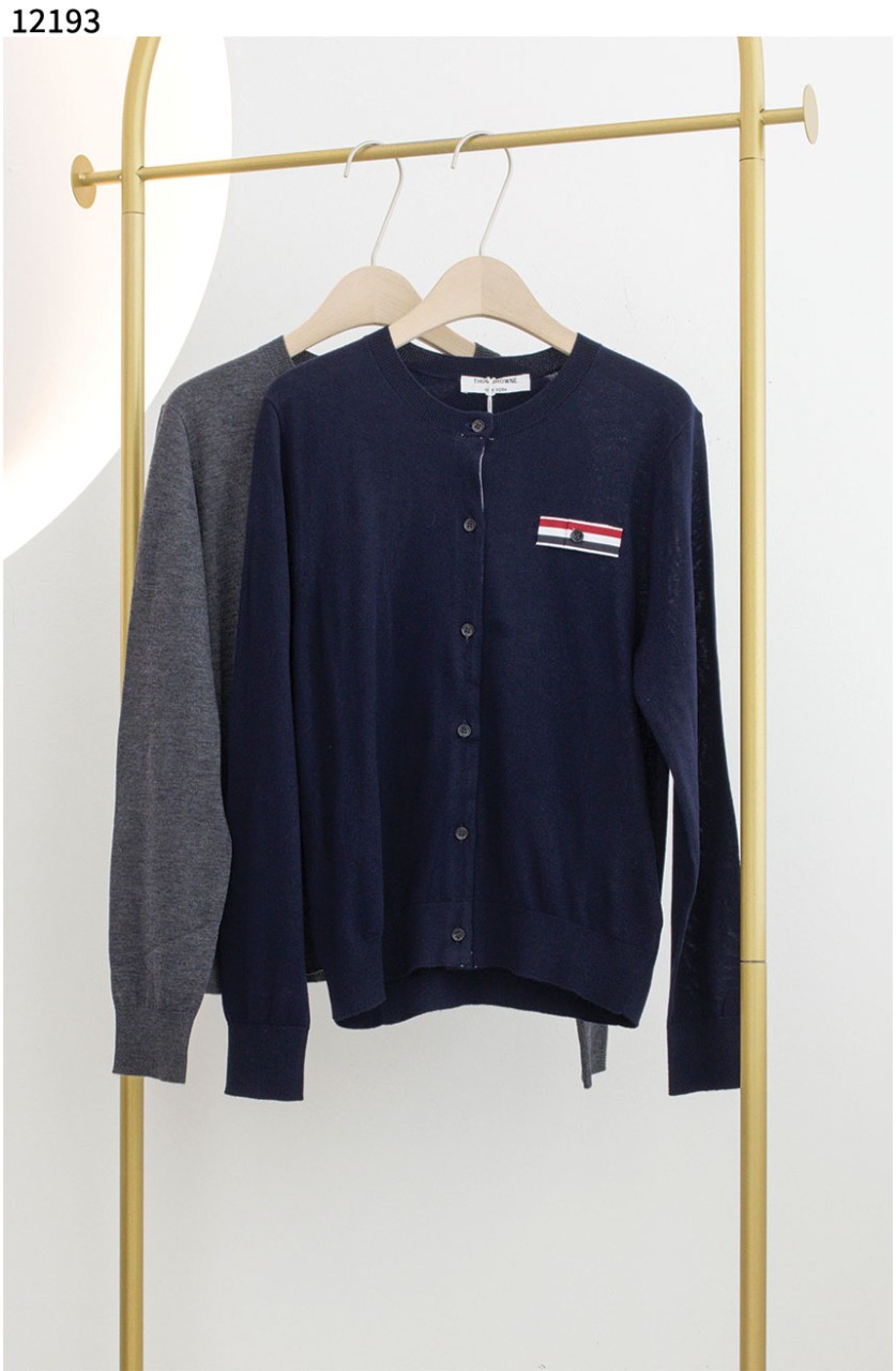 #톰브라운 [Thom Browne] 트리밍 니트 라운드 가디건 신상입고💢 #상의 #니트 #12193