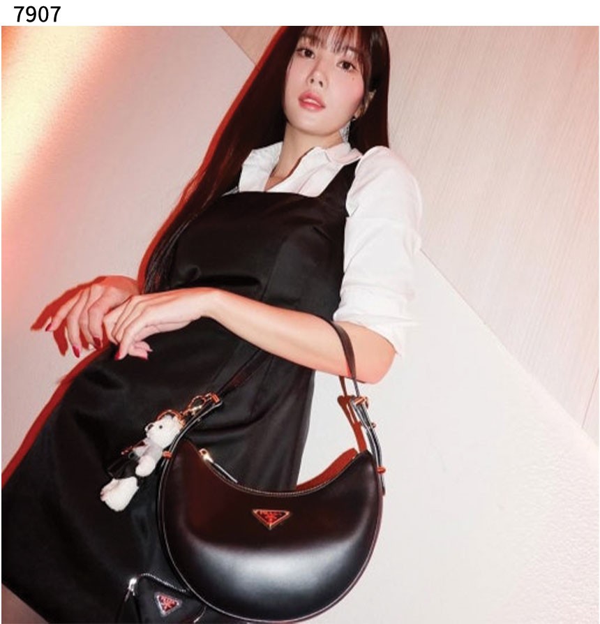 #프라다 [PRADA] 수입프리미엄급 프라다 아르케 가죽 숄더백 신상 입고💢 #태그 #가방 #7907