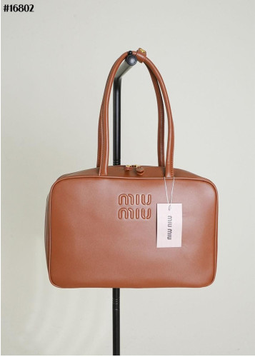 🔆 [MIUMIU] 미우미우 레더 탑 핸들 백 🔆