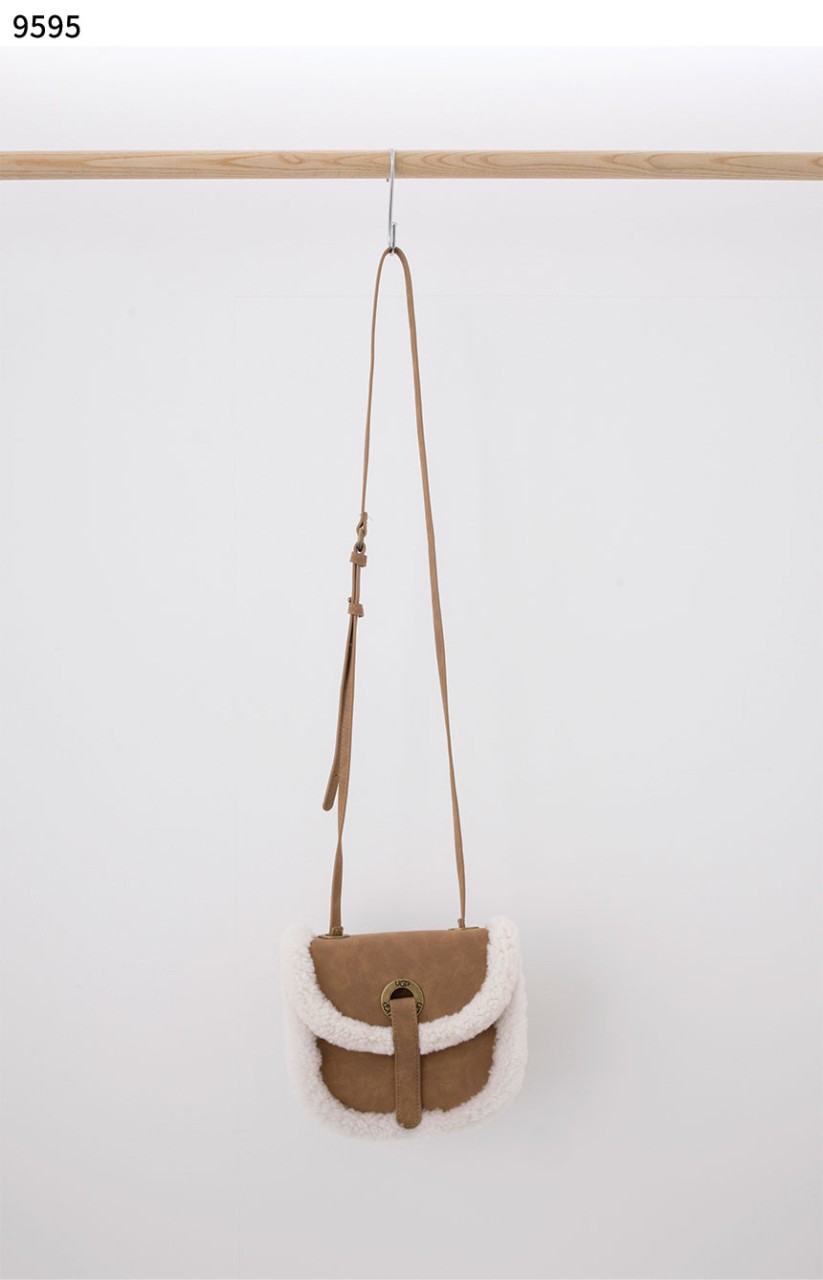 #어그 [UGG] 어그 무스탕 크로스바디 미니백 신상입고💢 #가방 #9595