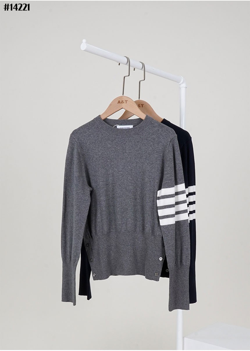 🔆 [THOM BROWNE] 톰브라운 코튼 크레이프 밀라노 4-바 크루넥 스웨터 🔆