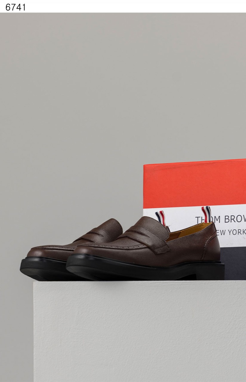 #톰브라운 [THOM BROWNE] 수입프리미엄급 페블그레인 클래식 윙팁 슈즈 신상 입고💢 #태그 #신발 #6741