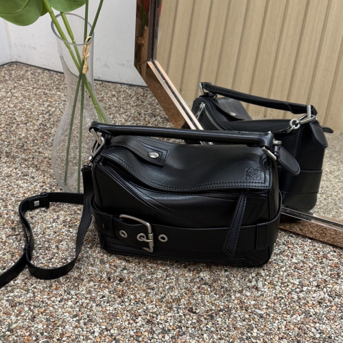 🤴🏻  #로에베 버블 바이커백🤴🏻 신상입고🤴🏻