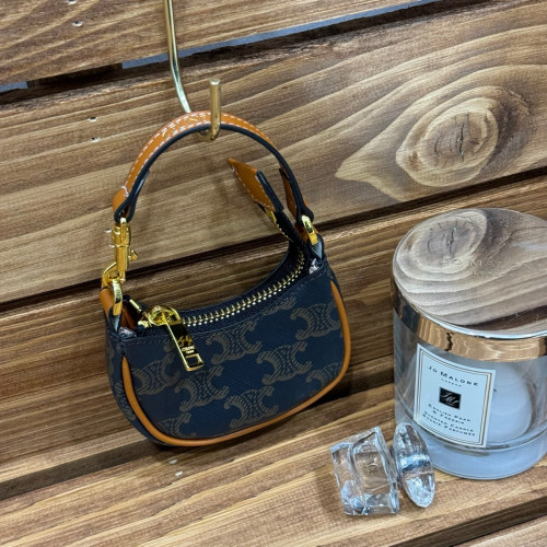 🤴🏻  #셀린느 마이크로 아바 키링 백참🤴🏻