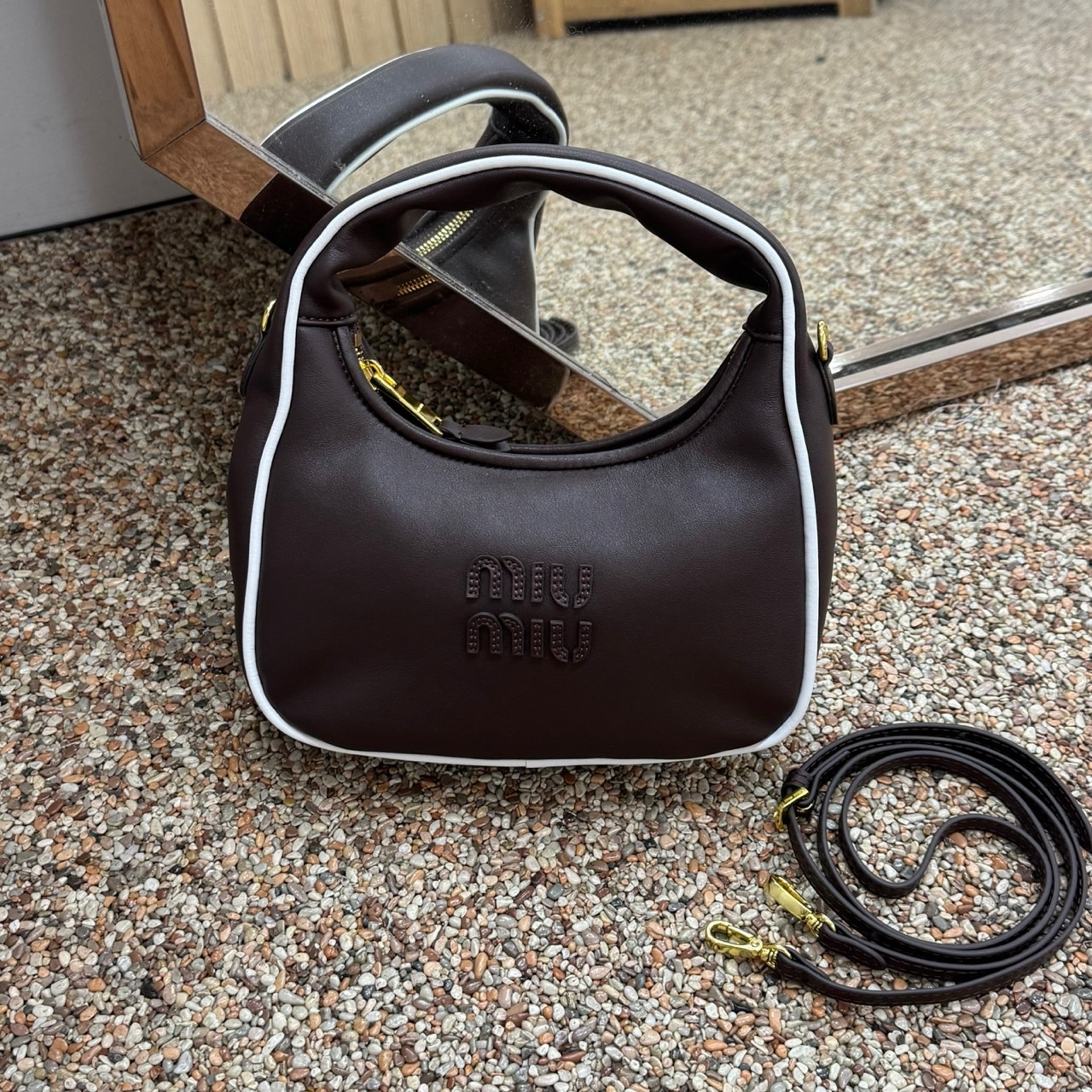 🤴🏻 #미우미우  수입 고급 완더 가죽백🤴🏻신상 입고🤴🏻