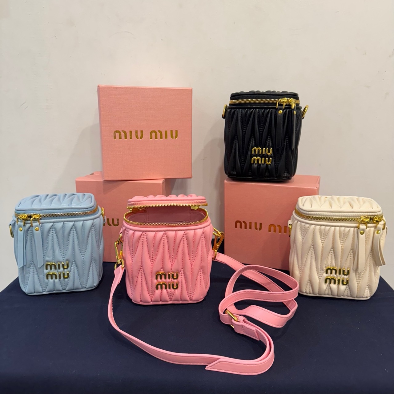 🤴🏻 #미우미우 마테라세 나파 미니 파우치 크로스팩🤴🏻