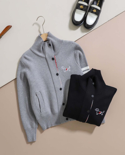 #톰브라운 [ THOM ] 수입 캐주얼 로고 니트 집업 자켓 입고💢 #여성상의 #자켓