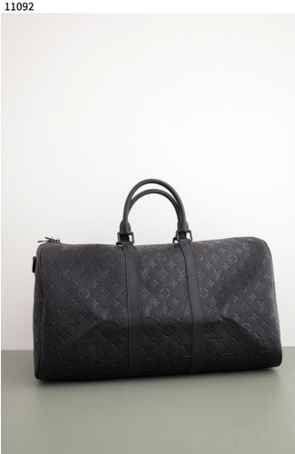 #루이비통 [Louis Vuitton] 키폴 반둘리에 모노그램 섀도우 신상입고💢 #가방 #11092