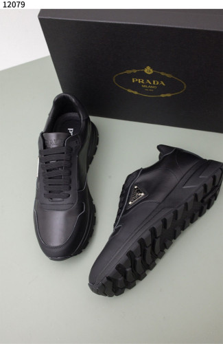 #프라다 [PRADA]  프락스 리나일론 & 브러쉬드 레더 스니커즈 신상입고💢 #신발 #12079