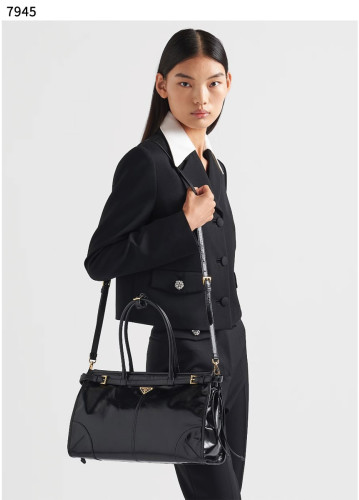 #프라다 [PRADA] 수입프리미엄급 라지 가죽 핸드백 신상 입고💢 #태그 #가방 #7945