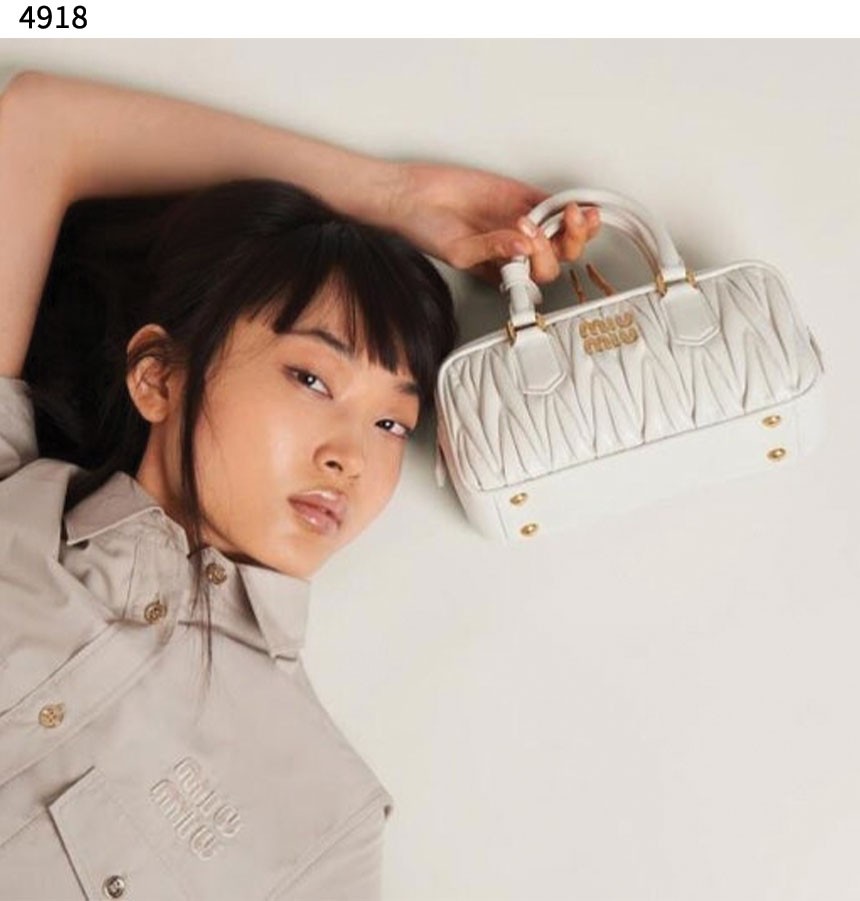 #미우미우 [MIU MIU] 수입프리미엄급 아르카디 마테라쎄 나파 가죽백 정품급 신상 입고💢 #태그 #가방 #4918