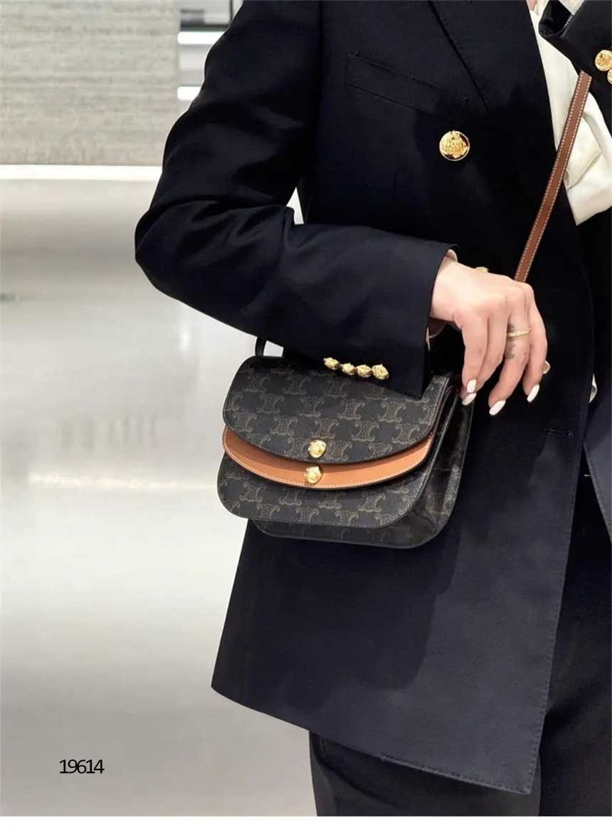 🔆 [CELINE] 셀린느 듀오 월렛 온 스트랩 트리옹프 캔버스 앤 카프스킨 백 🔆