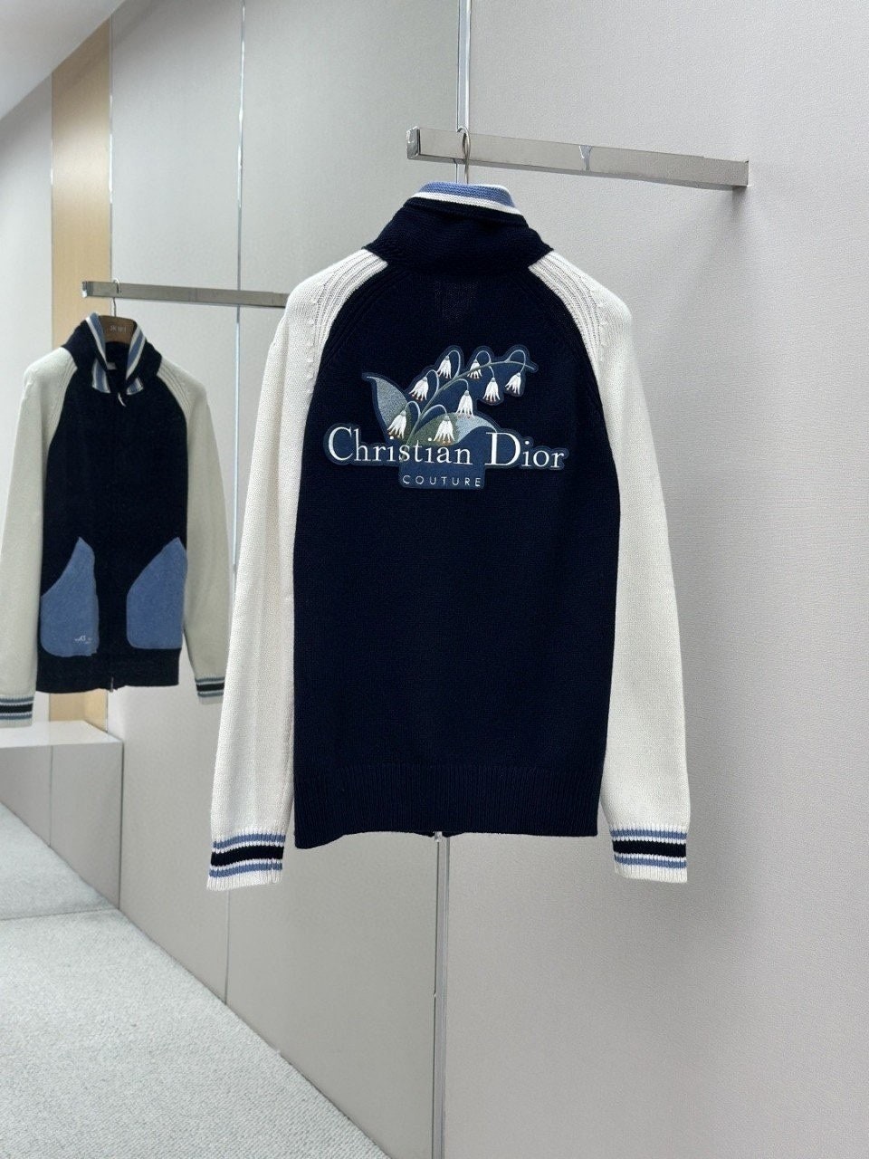 💕 디* 은방울꽃 바시티 집업