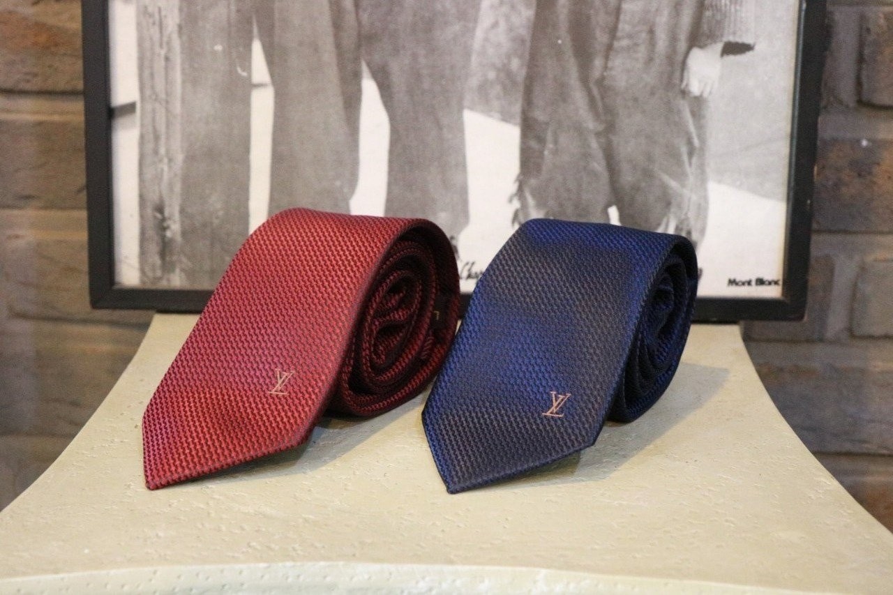 💕 루* 펀칭 자수 넥타이 2컬러