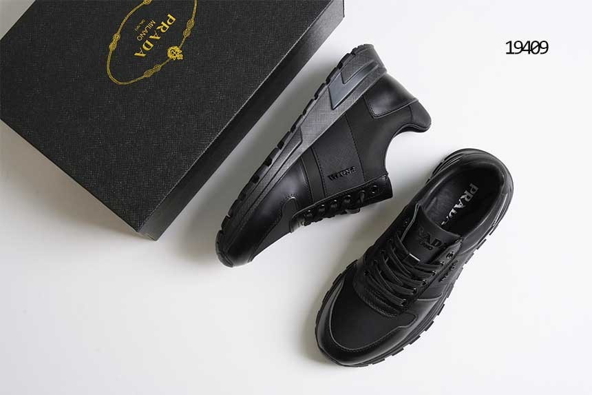 🔆 [PRADA] 프라다 이니셜로고 블랙 로우탑 스니커즈 🔆