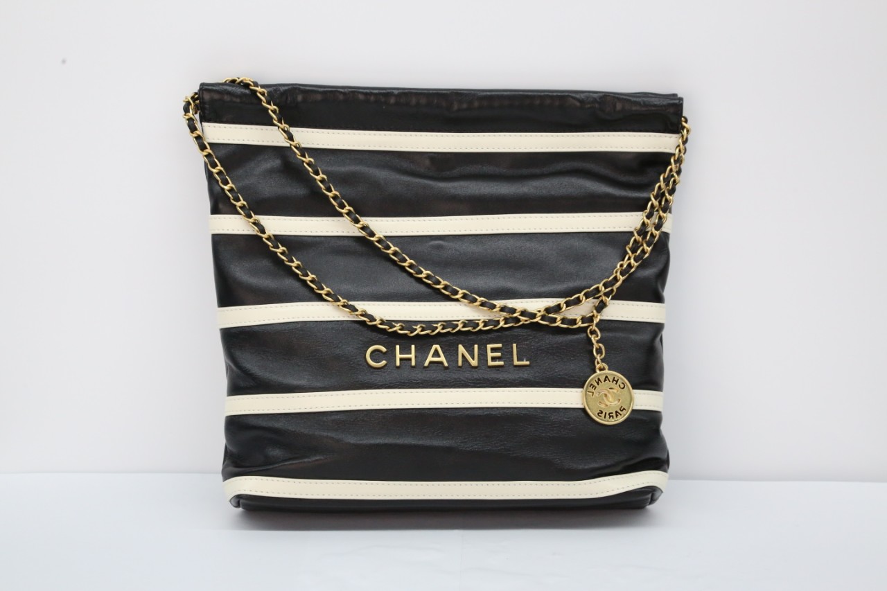 ✨[CHANEL]  22백 블랙 & 골드 뉴 컬러 ✨