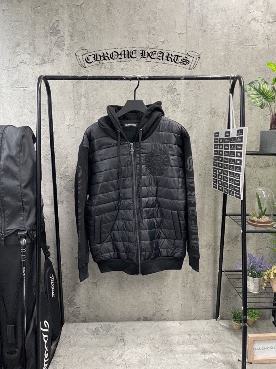 CH 말굽패치 후드경량패딩