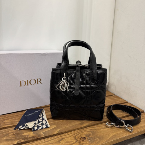 🤴🏻 #디올  뚜주흐 스몰 버티컬 토트백🤴🏻신상입고🤴🏻